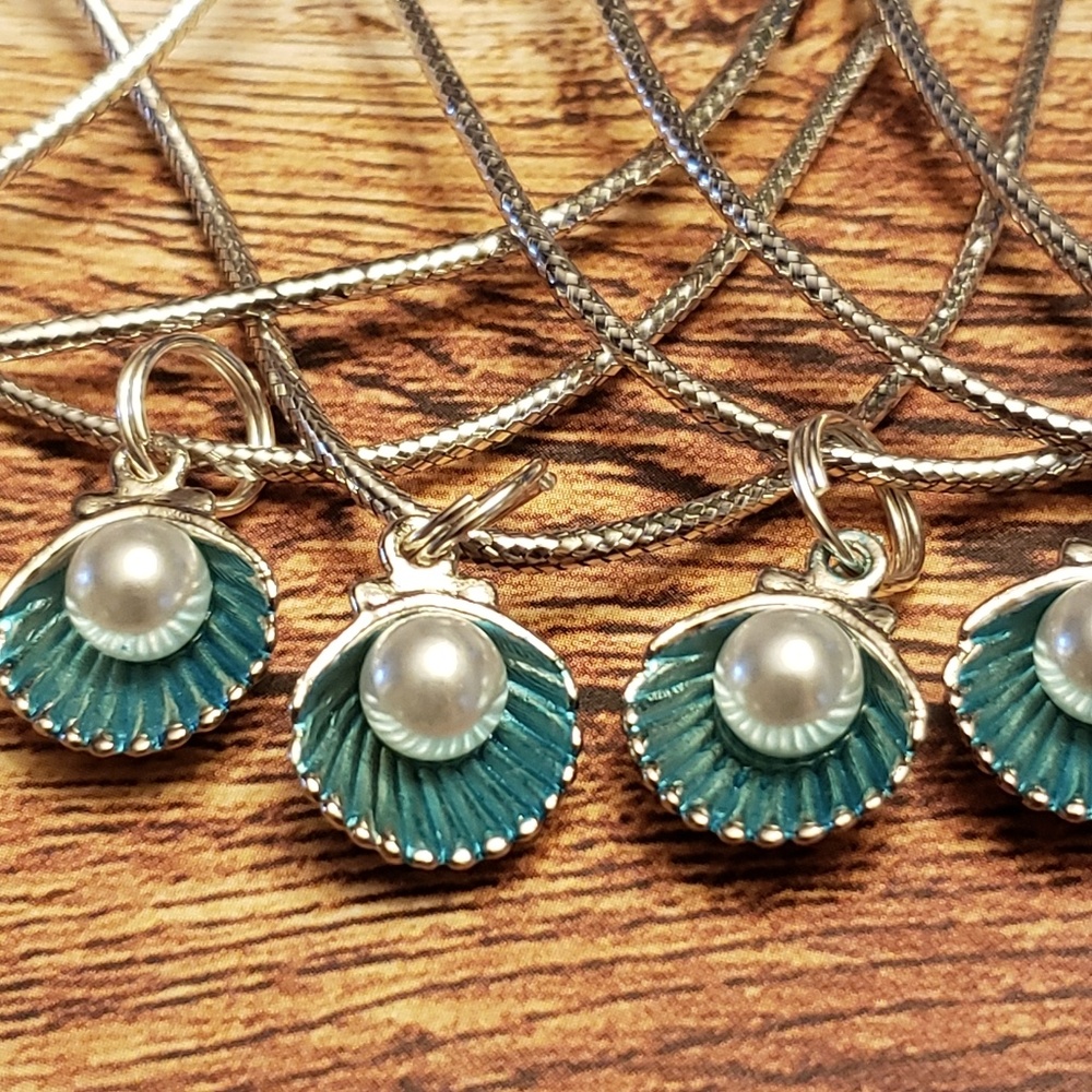 Lot of 10 Seashell Party Favors Necklaces